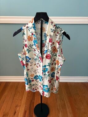 Express Sleeveless Floral Button-Front Camisole - White with Blue, Pink, Orange